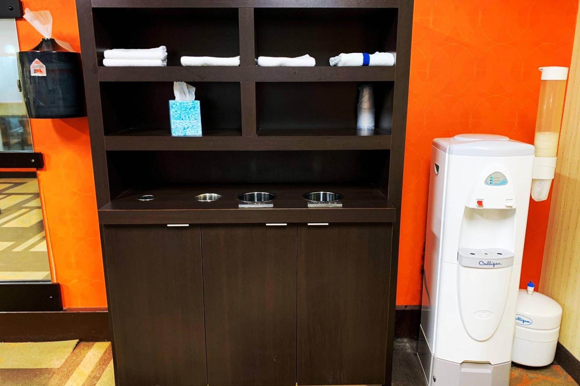 克利夫兰西湖万怡酒店 外观 照片